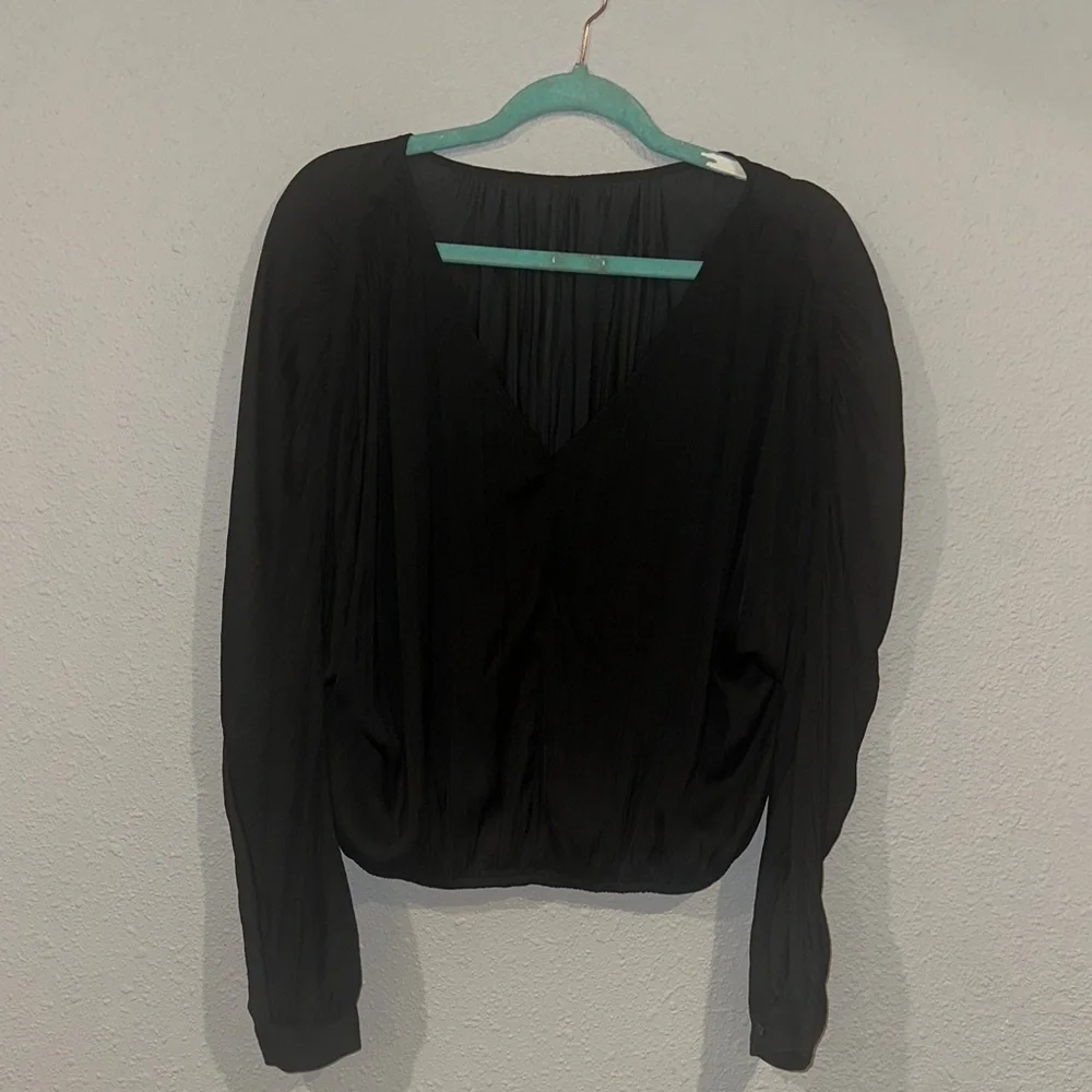 Calvin Klein Elegant Black V-Neck Blouse